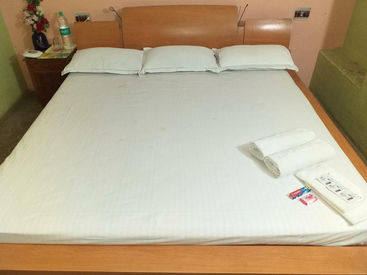 Royal Paying Guest Hotel Kolkata Ngoại thất bức ảnh
