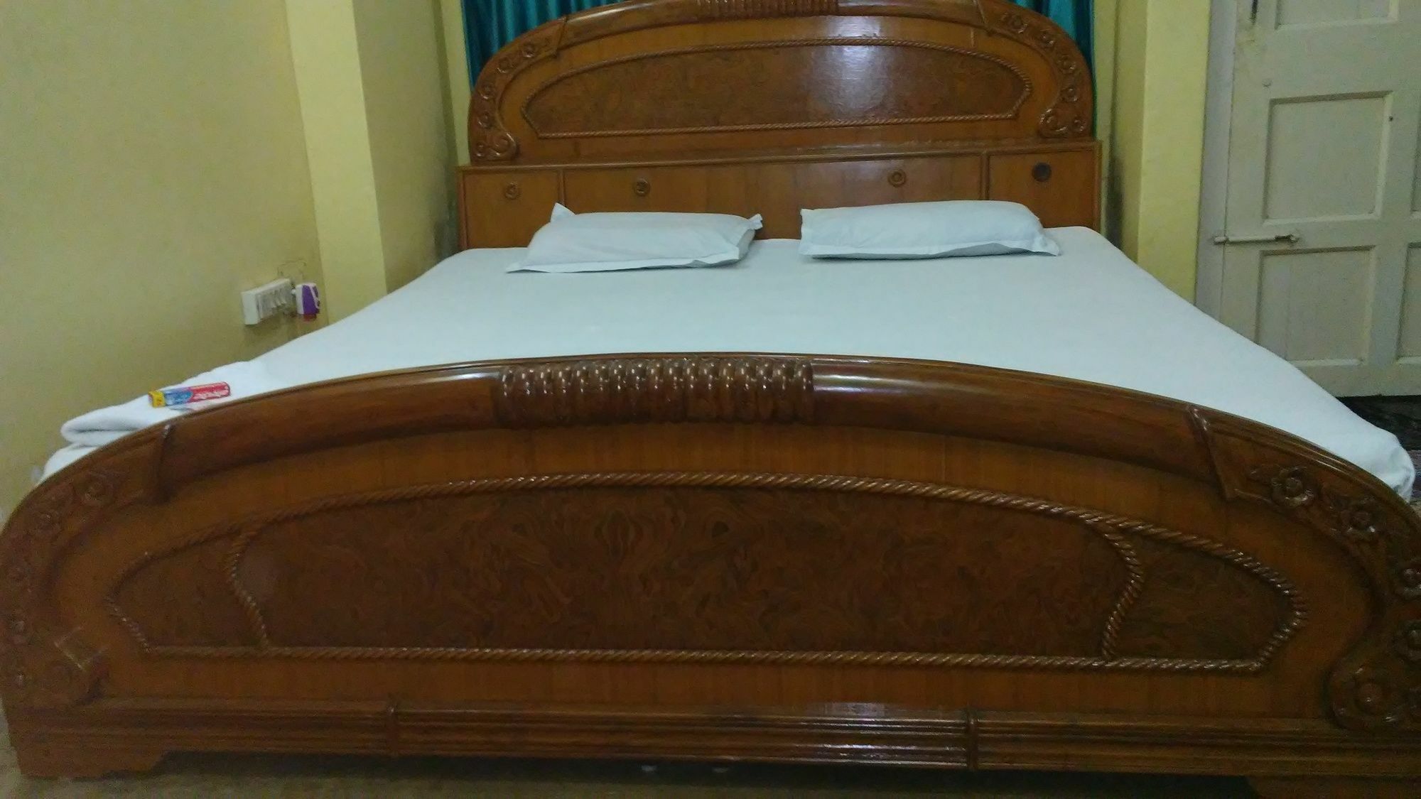 Royal Paying Guest Hotel Kolkata Ngoại thất bức ảnh