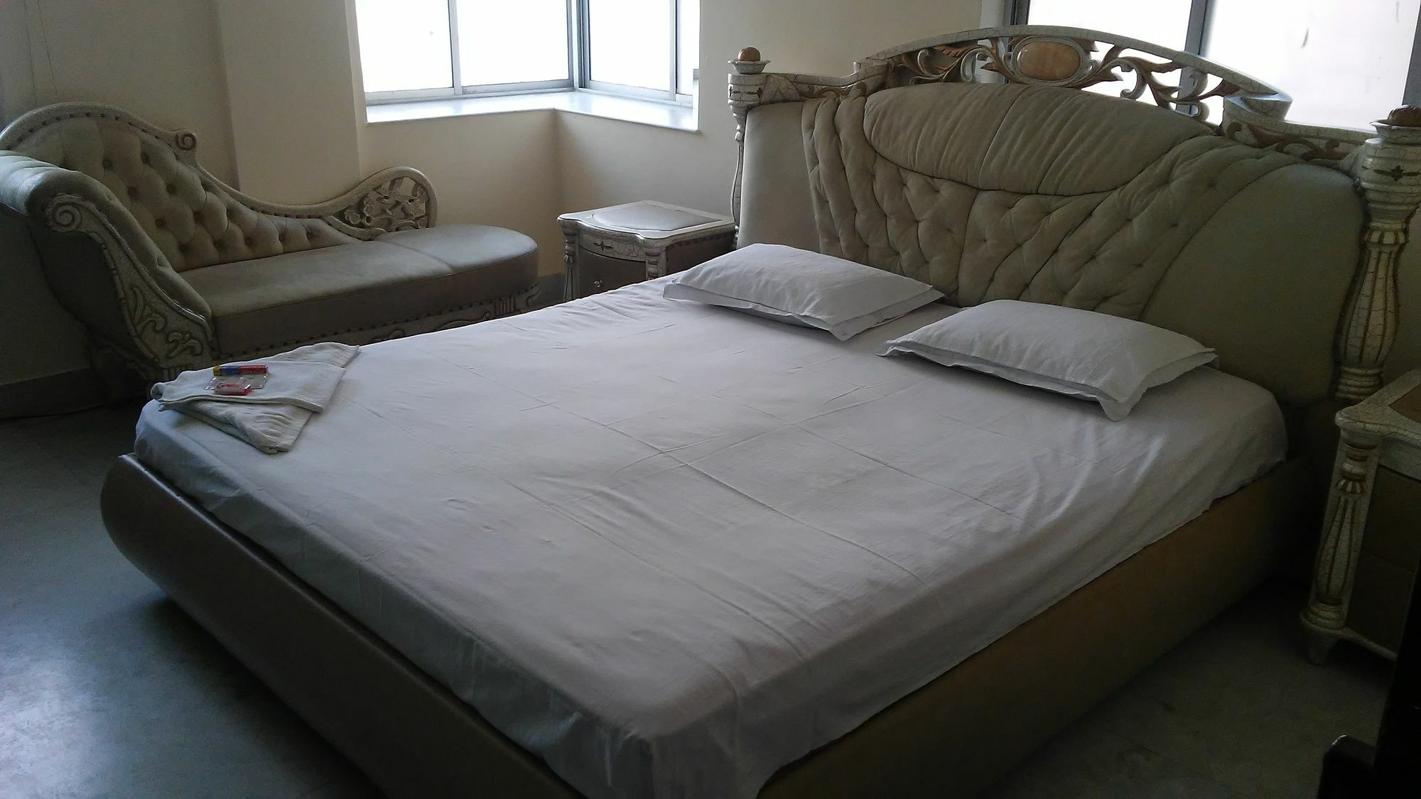 Royal Paying Guest Hotel Kolkata Ngoại thất bức ảnh